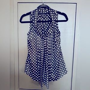 White House Black Market blouse size XS